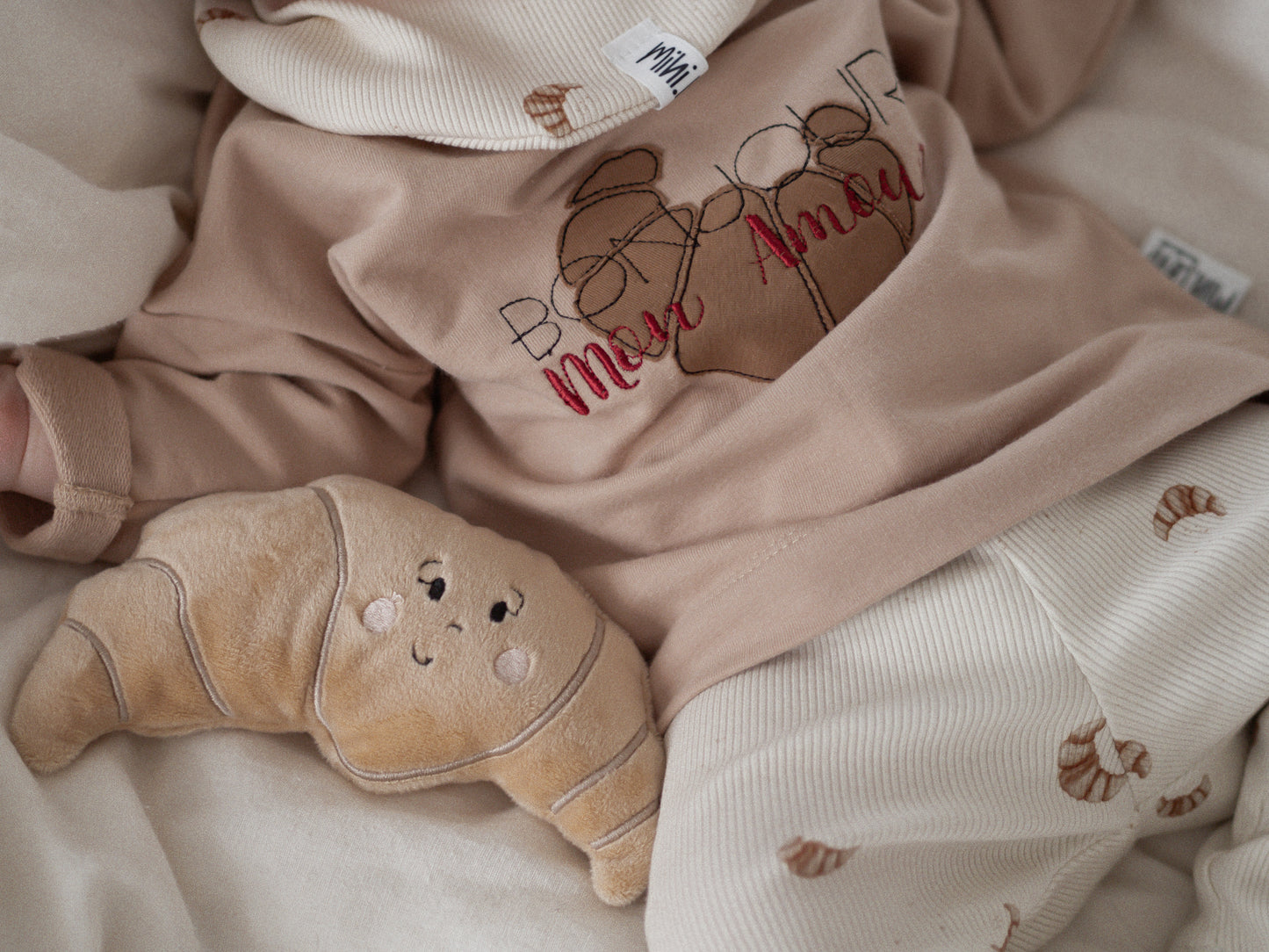 Bonjour Mon Amour Set