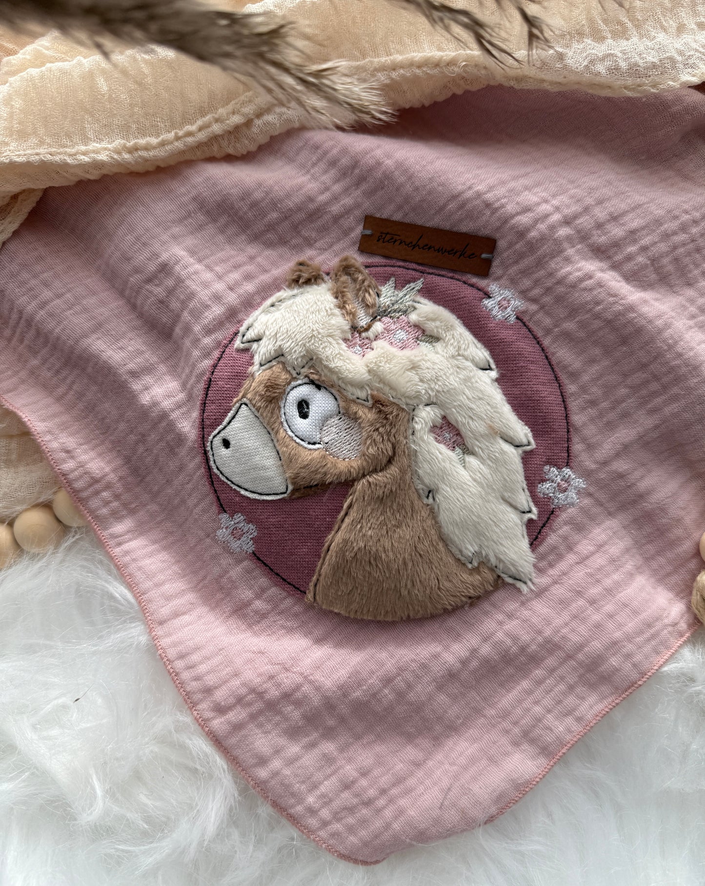 Stickdatei Blumenpony +Gratis Button Variante