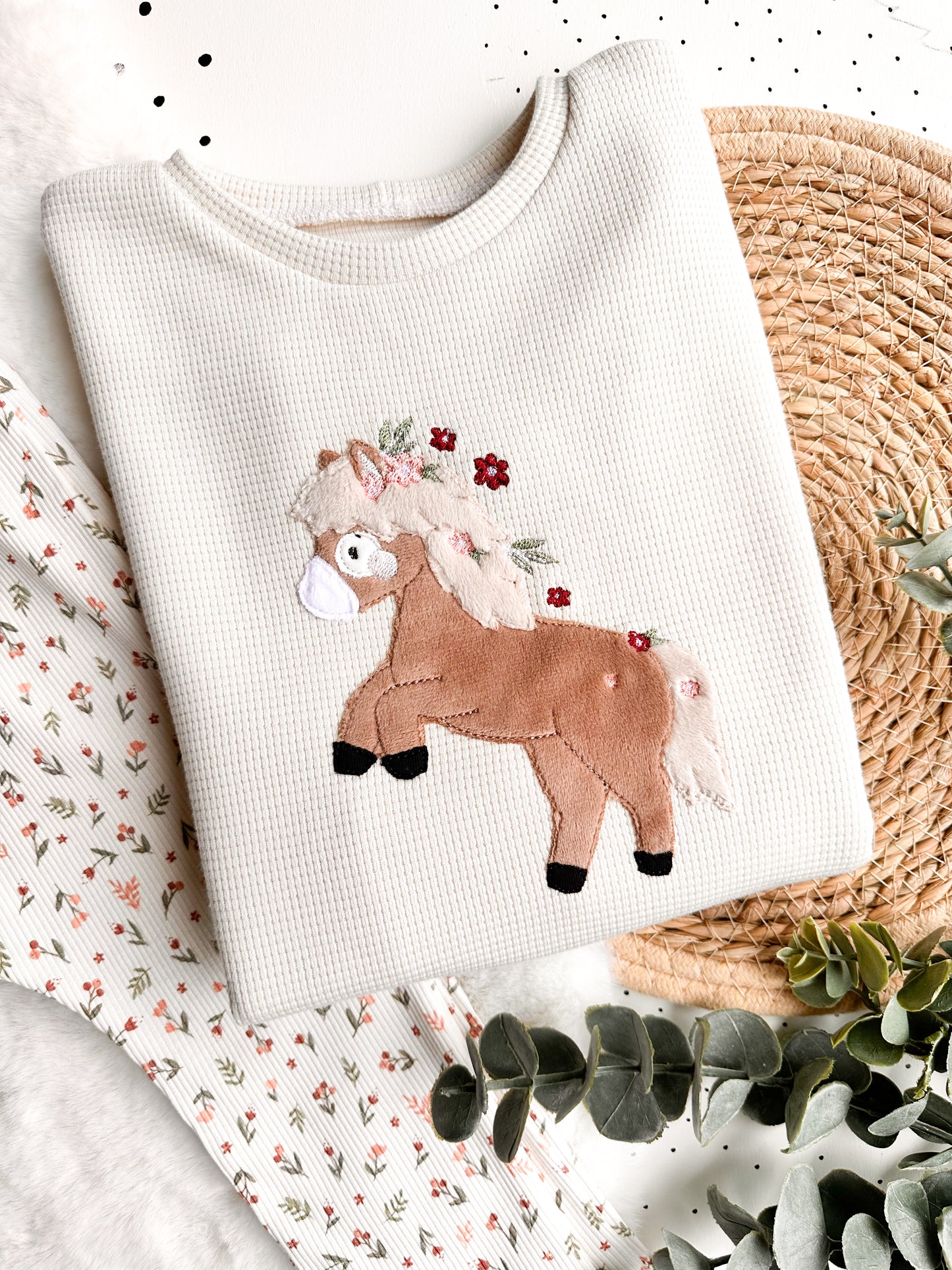 Stickdatei Blumenpony +Gratis Button Variante