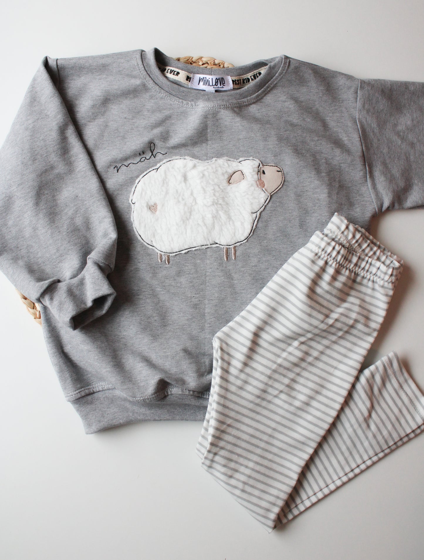 Grau gestreifte Leggings