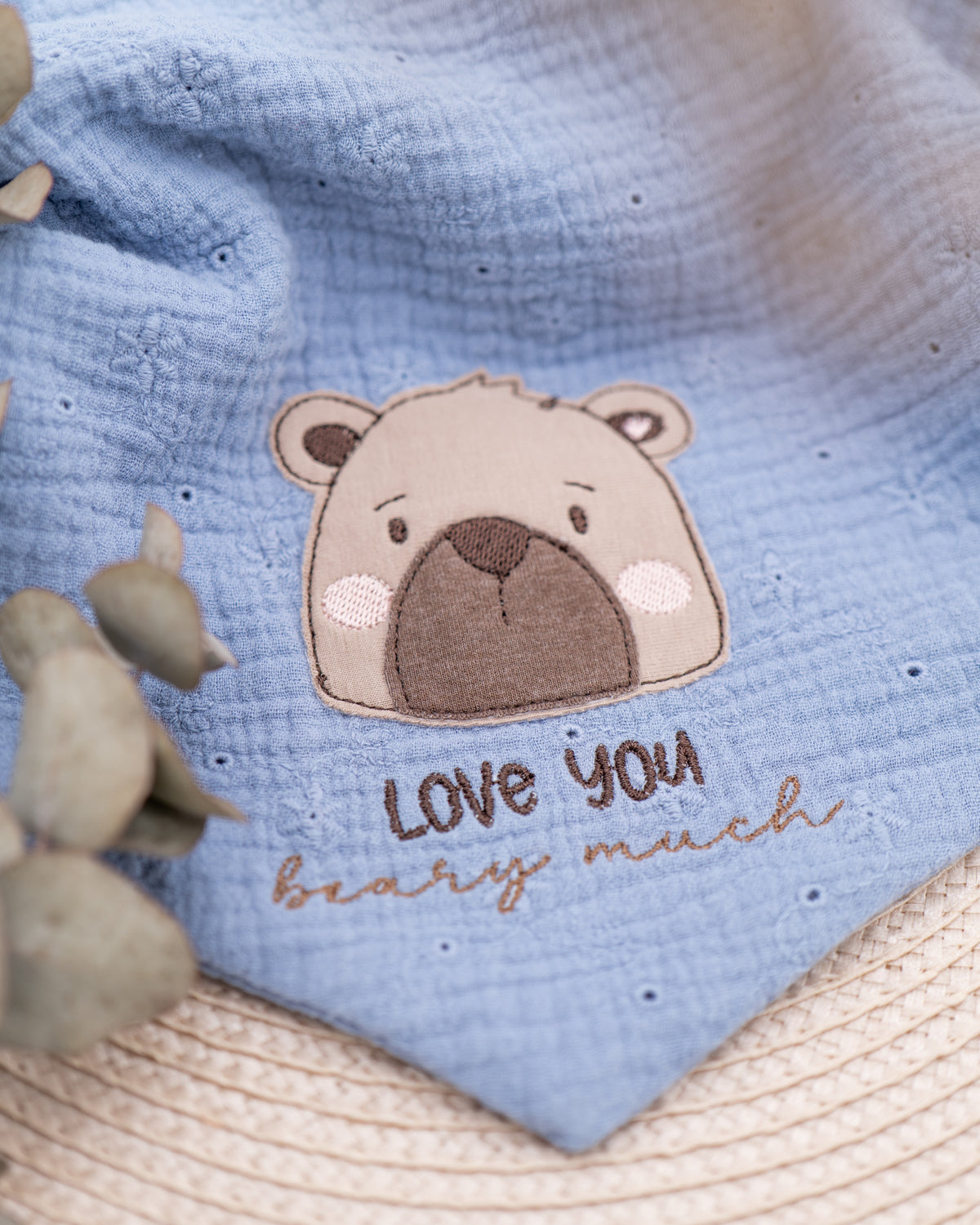 Stickdatei Herbstbär + GRATIS Datei