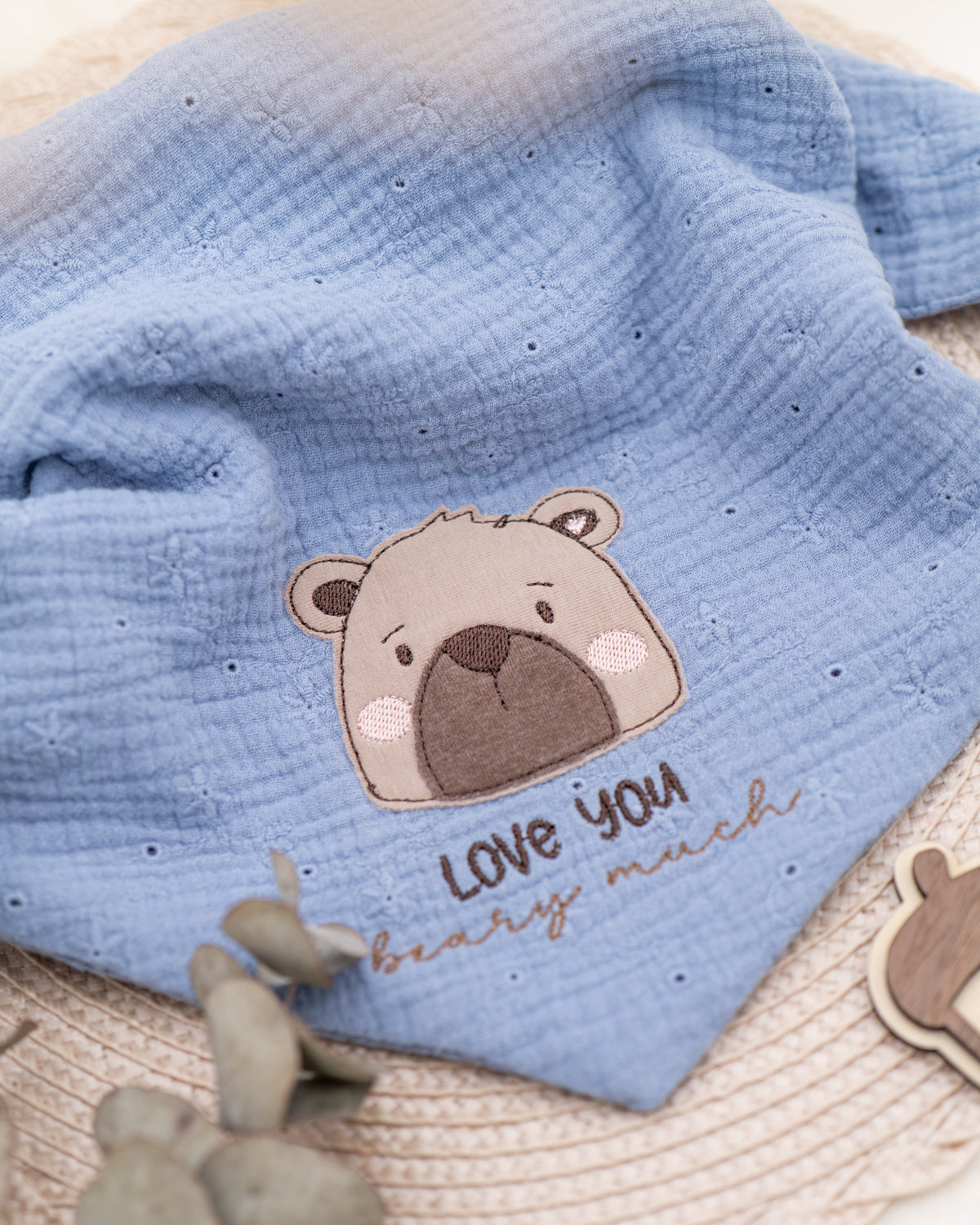 Stickdatei Herbstbär + GRATIS Datei